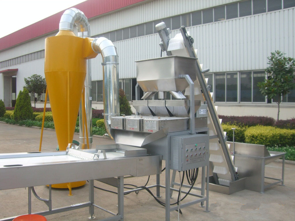 果汁皮帶輸送機和配套直導軌的生產(chǎn)設計原理