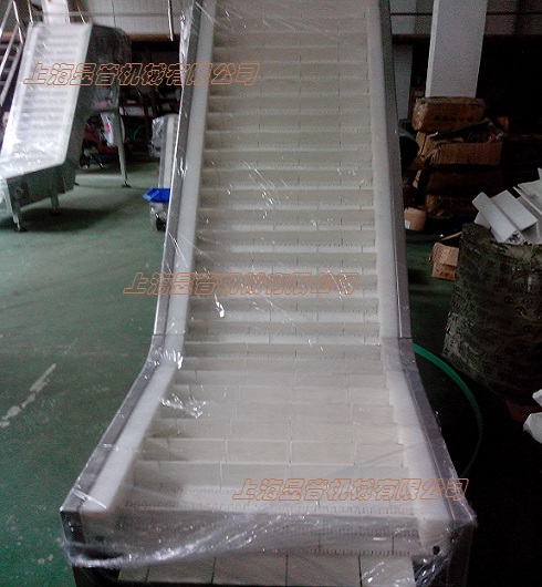 金屬網(wǎng)帶輸送機與模塊網(wǎng)帶輸送機對比