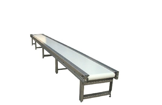 簡述專業(yè)輸送設(shè)備皮帶輸送機(jī)的特點