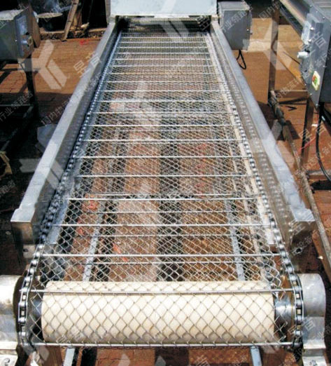 分析不銹鋼網(wǎng)帶輸送機的優(yōu)點以及應(yīng)用