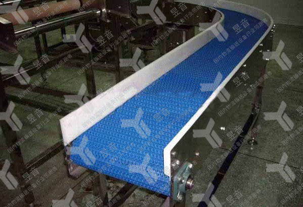 網(wǎng)帶輸送機(jī)在食品行業(yè)達(dá)標(biāo)的特點(diǎn)分析