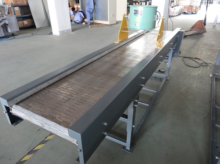 不銹鋼網(wǎng)帶輸送機的改進與應用優(yōu)勢