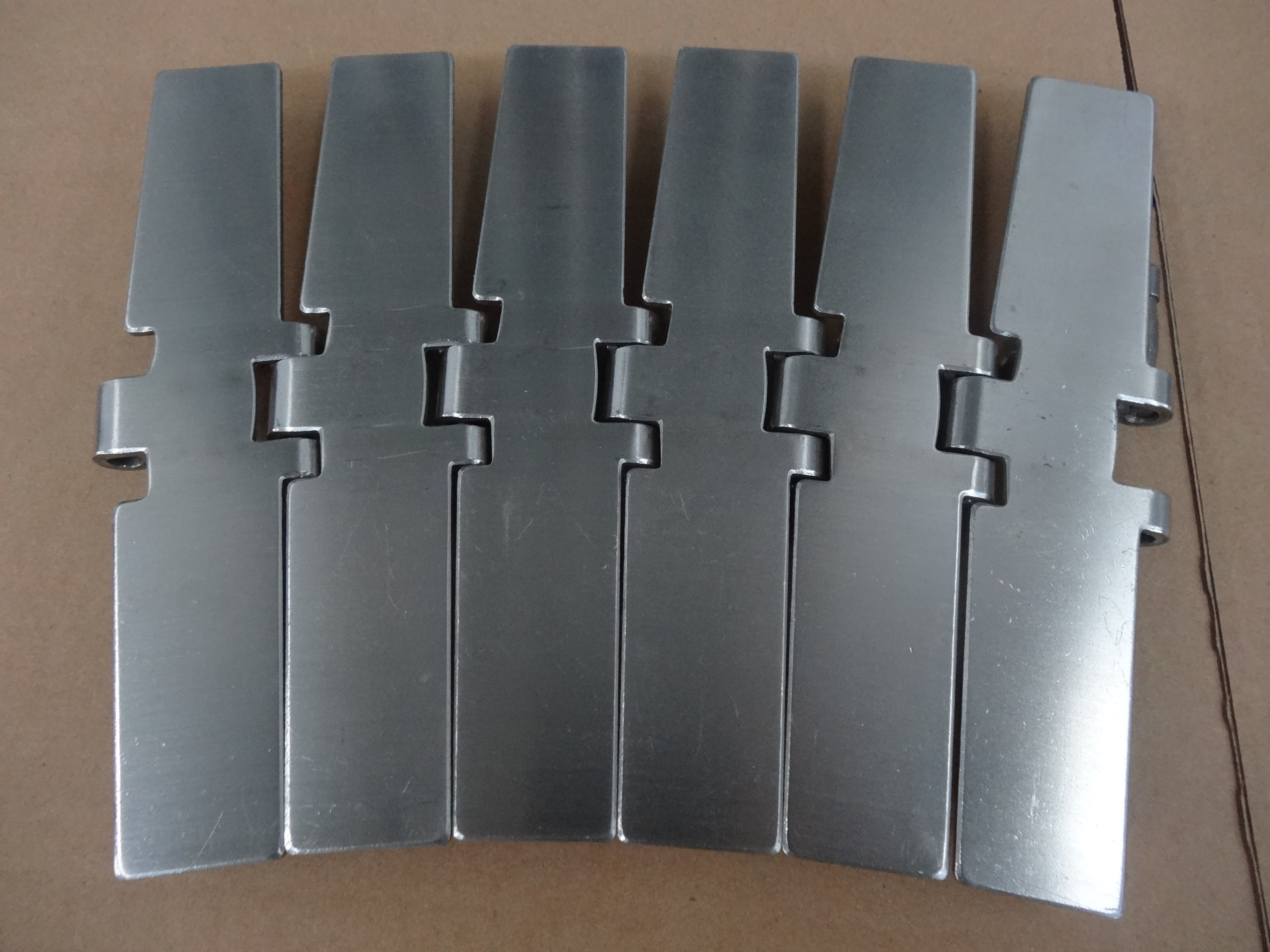 關(guān)于使用不銹鋼鏈板時(shí)注意的幾點(diǎn)